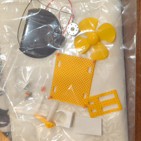 Solar Fan Kit - Picture 2 of 4